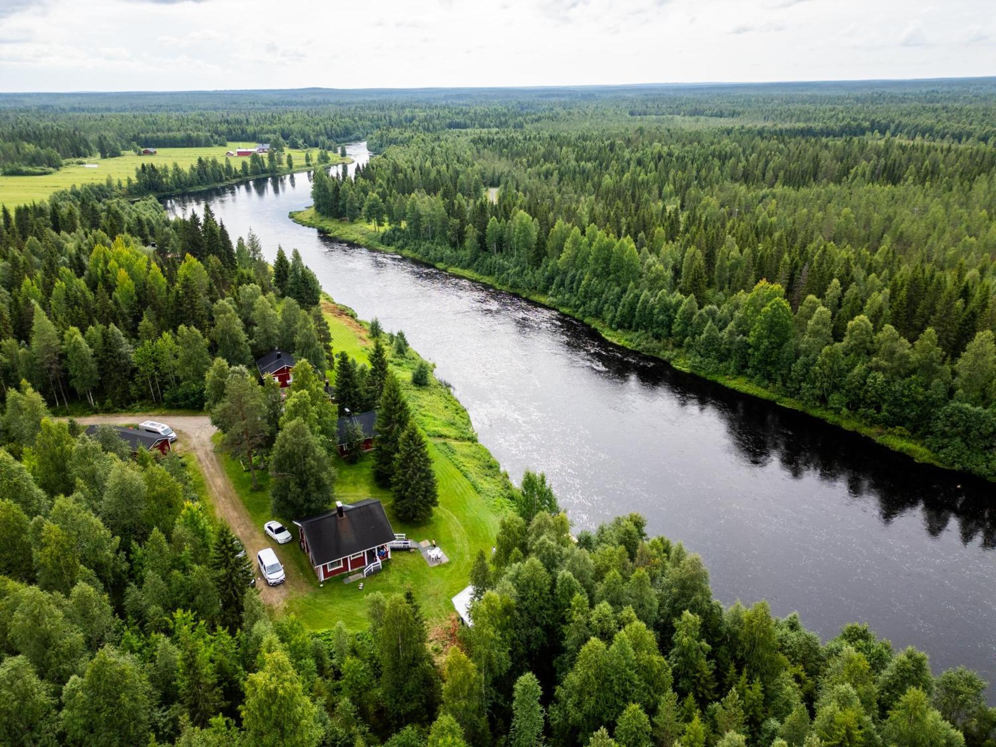 Lapin Villa Hiisi Joen Rannalla Рануа Экстерьер фото