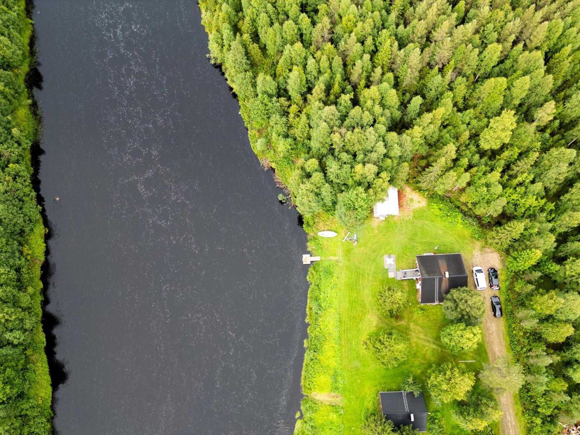 Lapin Villa Hiisi Joen Rannalla Рануа Экстерьер фото