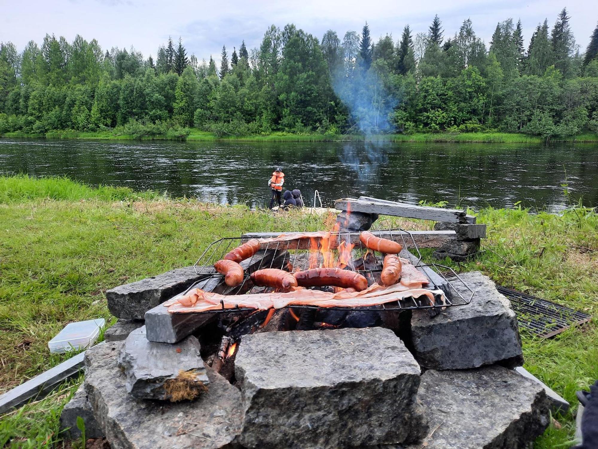 Lapin Villa Hiisi Joen Rannalla Рануа Экстерьер фото