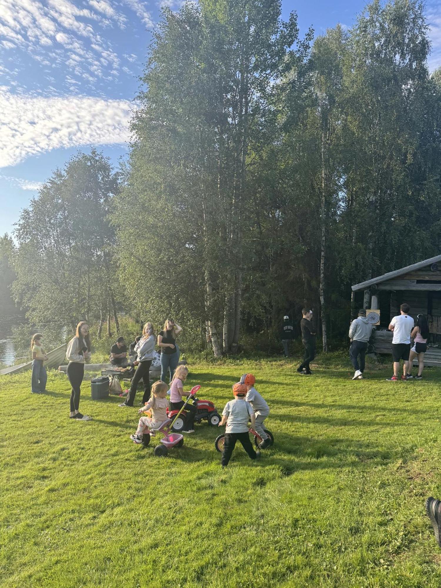 Lapin Villa Hiisi Joen Rannalla Рануа Экстерьер фото